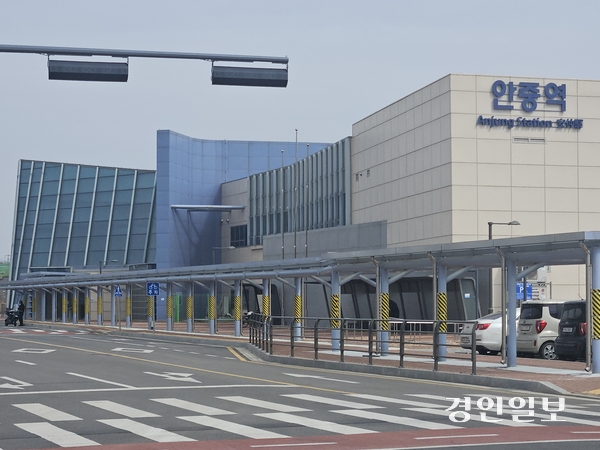 평택항 산업철도가 지날 안중역 일대. 산업철도 조기 건설과 함께 역세권 개발을 서둘러야 한다는 여론이 평택시을 재선거와 맞물려 확산되면서, 각 당 후보들의 대응에 관심이 쏠리고 있다. 평택/김종호기자 kikjh@kyeongin.com