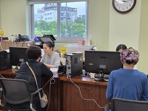 [현장르포] 신청 어려운 시민 찾아갔다… 오산시 고유가지원금 ‘지급률 2위’ 비결