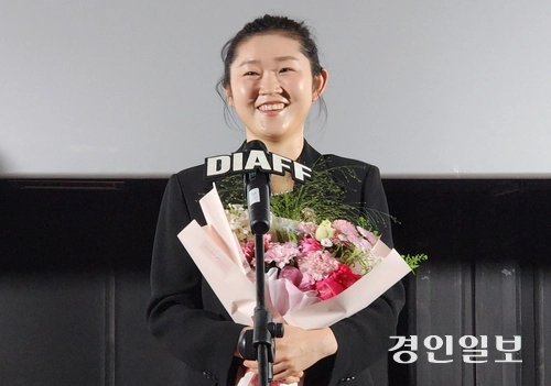 제14회 디아스포라영화제에서 관객상 받은 안혜림 감독. 2026.5.26/김성호기자 ksh96@kyeongin.com