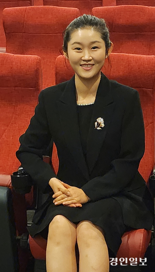 제14회 디아스포라영화제에서 관객상 받은 안혜림 감독은 “가장 처음 영화제 상영작으로 선정하고 연락을 준 곳이 디아스포라영화제”라고 말했다. 2026.5.26/김성호기자 ksh96@kyeongin.com