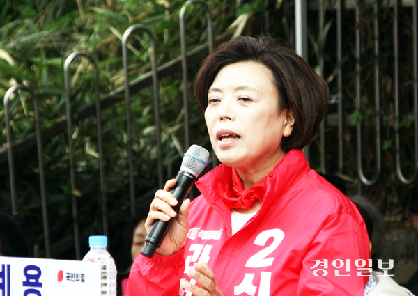 신계용 국민의힘 과천시장 후보가 출마 기자회견에서 주요 공약을 발표하고 있다. 2026.4.28 과천/박상일기자 metro@kyeongin.com