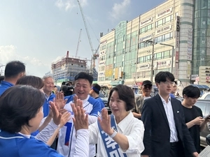 추미애, 이천 SK하이닉스 앞에서 “반도체 중심도시 약속…경기남부가 가장 유리”