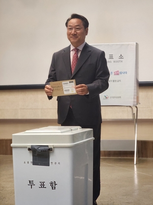 막판 뒤집기 나선 유정복 “현장에서 4박5일”