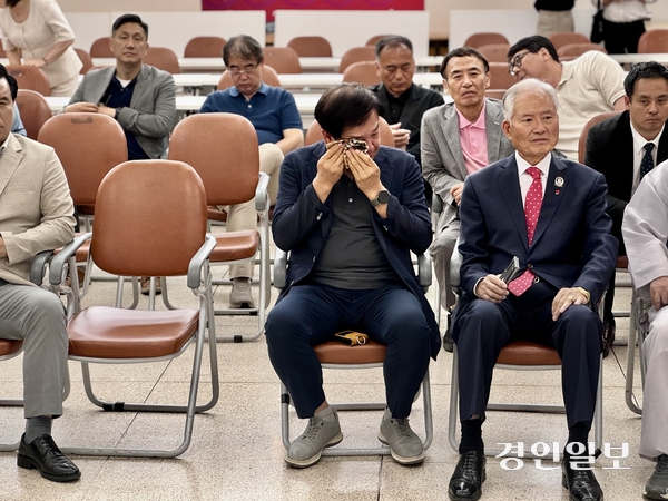 6·3 지방선거 지상파 방송 3사(KBS·MBC·SBS) 공동 출구조사 결과가 발표되자 양향자 국민의힘 경기도지사 후보 캠프 관계자들이 탄식하고 있다. 2026.6.3 /한규준기자 kkyu@kyoengin.com