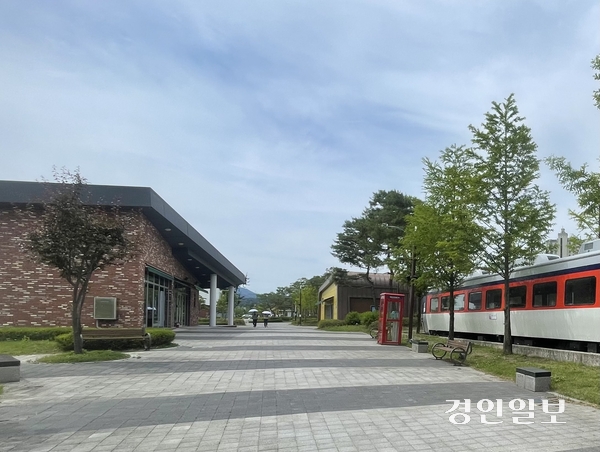 수년째 방치됐던 ‘가평뮤직빌리지 음악역 1939’의 카페 등 일부 편의시설이 기후환경교육시설로 전면 재단장된다. 2026.6.2 가평/김민수기자 kms@kyeongin.com