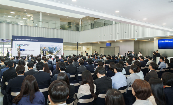 마크로젠은 2일 인천 송도국제도시에 ‘송도글로벌지놈센터’를 준공하고, AI(인공지능)를 기반으로 한 정밀의료  허브 구축 사업을 본격화 한다고 밝혔다. 2026.6.2 /마크로젠 제공