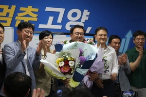 시장부터 시·도의원 민주당이 휩쓴 고양시 “원팀 완성”