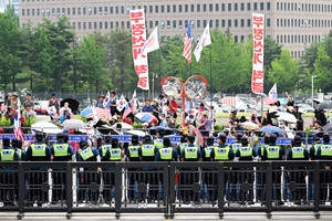 [사설] 국민주권 경시가 부른 투표용지 부족 사건