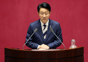 조정식 후반기 국회의장 선출…“개헌국회 만들겠다”