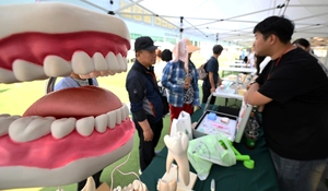 [포토] ‘오복중 하나’ 치아 건강 관리