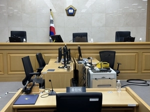 “연어 술파티 위증”… “이재명 겨냥 표적 수사” [이화영 국민참여 재판 1일차]