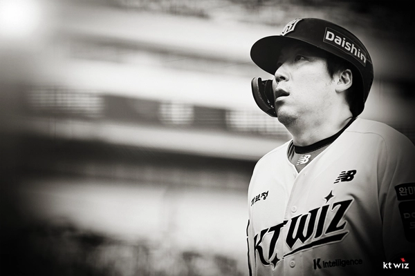 KBO 리그 역대 세 번째 2천600안타를 달성한 김현수. /kt wiz 제공