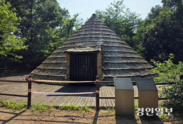 세계 구석기 역사를 바꾼 연천 전곡리 유적은 내년 유네스코 세계유산 잠정목록 등재를 목표로 하고 있다. 사진은 연천 전곡리 층위 전시관 모습. 2026.6.9 /구민주기자 kumj@kyeongin.com