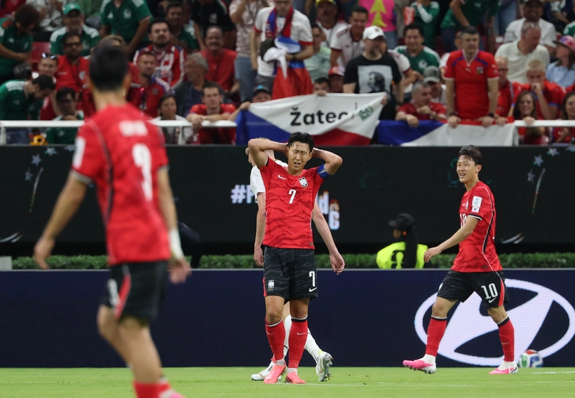 11일(현지시간) 멕시코 사포판 과달라하라 스타디움에서 열린 2026 북중미 월드컵 A조 1차전 한국과 체코의 경기에서 한국 손흥민이 슈팅이 빗나가자 아쉬워하고 있다. 2026.6.12 /사포판[멕시코 할리스코주]=연합뉴스