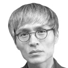 [전호근 칼럼] 광장의 포옹