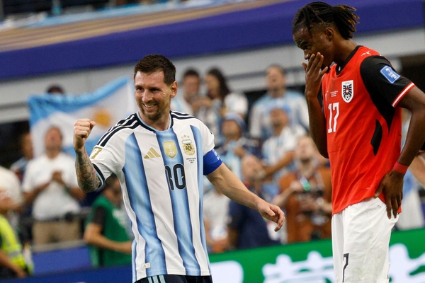 아르헨티나 리오넬 메시가 22일(현지시간) 미국 텍사스주 댈러스 스타디움에서 열린 2026 FIFA(국제축구연맹) 북중미 월드컵 오스트리아의 경기에서 2번째 골을 터뜨리고 기뻐하고 있다. /AP=연합뉴스