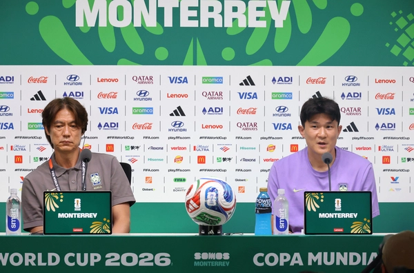 2026 북중미 월드컵에서 남아프리카공화국과 조별리그 3차전을 앞둔 한국 축구국가대표팀의 김민재가 23일(현지시간) 멕시코 몬테레이 에스타디오 BBVA에서 열린 공식 기자회견에서 질문에 답하고 있다. 2026.6.24 /연합뉴스