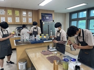 [에듀 경기] 한 잔씩 깨어나는 ‘잠재력’… 먼저 만나본 ‘미래의 직업’