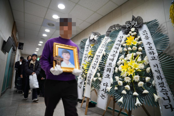 우리도 겪었던 상처… 미룰 수 없는 위로의 시간