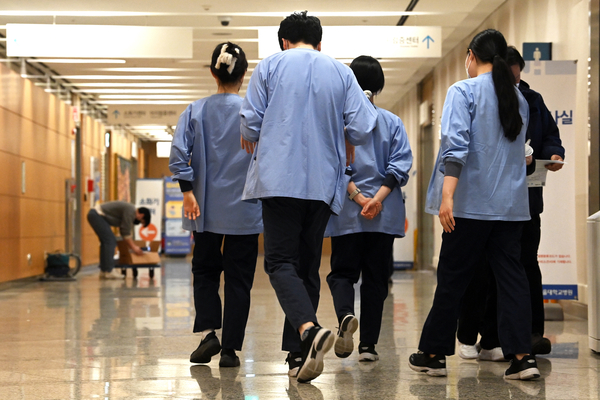 광주 병원 <b>간호사</b> ‘<b>태움 사망</b>’ 근로감독 착수… 김영훈 장관 “안타까...