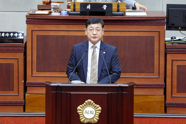 시흥시의회 전반기 의장에 재선 김선옥 <b>의원</b>“시민이 신뢰하는 의회 만...