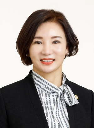 [시·군 의회 ‘전반기 의장단’ 구성] 구리시의회 양경애 의장·이경희 부의장 협치