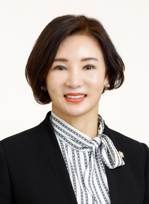 구리시의회, 협치 체제 마련… 양경애 의장·이경희 부의장 선출