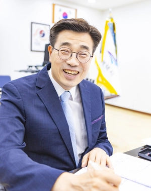 [취임 인터뷰] ‘민생 해결사로 돌아온 행정 전문가’ 최원용 평택시장