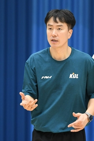 [인터뷰] 남자 농구 대표팀 김성철 수석코치