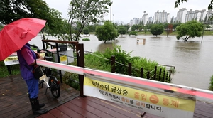시간당 80㎜ 넘는 물폭탄… 경기 곳곳 대피·통제 잇따라