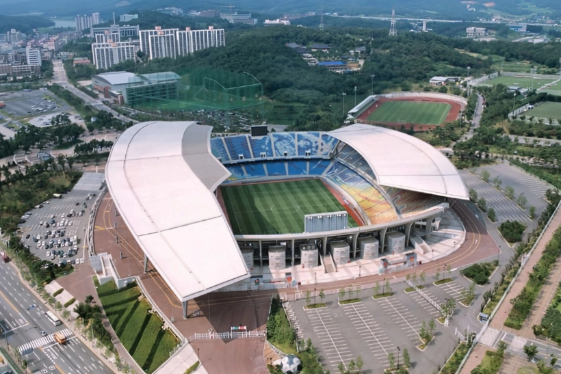 수원월드컵경기장 외부 전경. /경기도수원월드컵경기장관리재단 제공