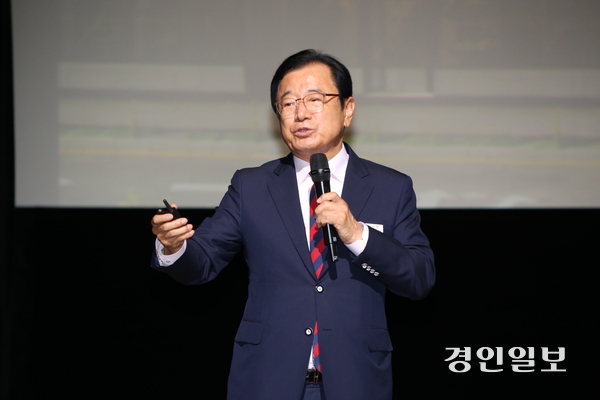 이현재 하남시장은 “지난 4년이 하남의 가능성을 확인한 시간이었다면 앞으로의 4년은 그 가능성을 완성하는 시간이 될 것”이라고 말했다. 2026.6.30 하남/문성호기자 moon23@kyeongin.com