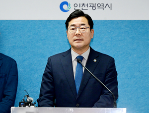 박찬대 인천시장, 정무적 결단… 악재-호재 ‘교차’