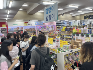 2030 사로잡은 ‘말랑이’… 영세 문구점은 씁쓸한 열풍