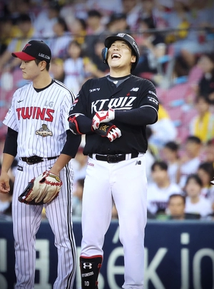 kt 김현수, KBO 최초 ‘17시즌 연속 100안타’