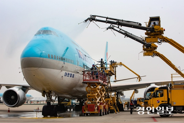 대한항공이 인천 영종항공일반산업단지에 대규모 항공 MRO(항공기 수리·정비) 시설을 투자하면서 인천지역 항공 MRO 생태계 구축에 대한 기대가 커지고 있다. /경인일보 DB