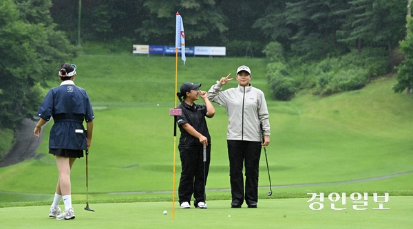 20일 용인 골드CC에서 열린 ‘GA KOREA배 제23회 경인일보 전국중·고등학생골프대회’가 진행되고 있다. 2026.7.20 /최은성기자 ces7198@kyeongin.com