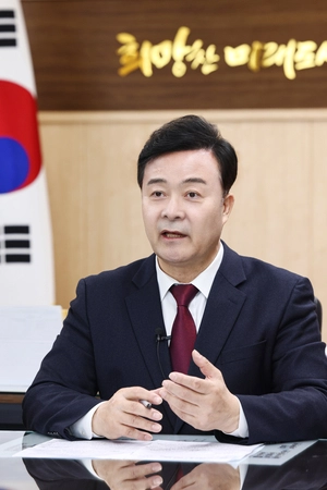 [취임 인터뷰] 징검다리 4선 이정표 ‘중단 없는 시정’ 김성제 의왕시장