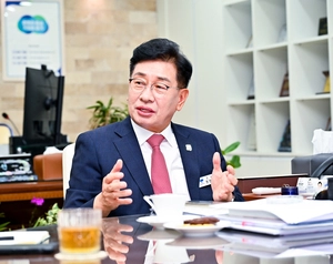 [취임 인터뷰] ‘군민과 함께하는 협치의 시대’ 전진선 양평군수