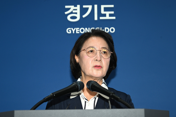 추미애 경기도지사가 지난 5일 오전 경기도청 브리핑룸에서 경기도 재정 상황과 관련한 기자회견을 하고 있다. 이날 추 도지사는 기자회견에서 경기도의 재정 상태를 ‘비상 상황’으로 공식 규정했다. 2026.8.5 /최은성기자 ces7198@kyeongin.com