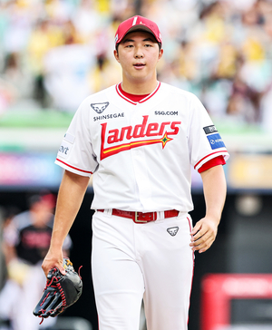 [화제의 선수] ‘잘 뽑은 신인, 외인 안 부럽다’… SSG 마운드 미래 슈퍼루키 김민준
