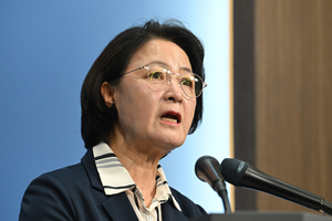 [뉴스분석] ‘2010년 이재명’ 닮은 추미애… ‘재정 비상선언’ 정치적 승부수