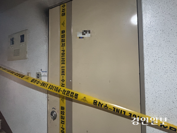 지난 8일 수원시 권선동의 한 아파트에서 불이 나 90대·60대 모녀가 사망한 채로 발견됐다. 2026.8.11 /이영지기자 bbangzi@kyeongin.com