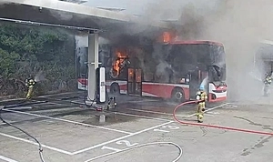 수원 서부공영차고지 2층 전기버스에서 화재