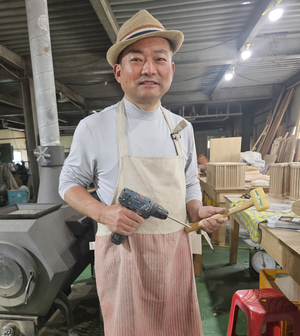 “산불진화 소방관에 ‘편안한 수면’ 편백베개 선물”
