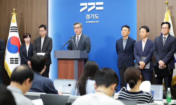19일 오전 경기도청 브리핑룸에서 정두석 기조실장이 2026년 제2회 추가경정예산안 관련 기자회견을 하고 있다. 2026.8.19 /경기도 제공