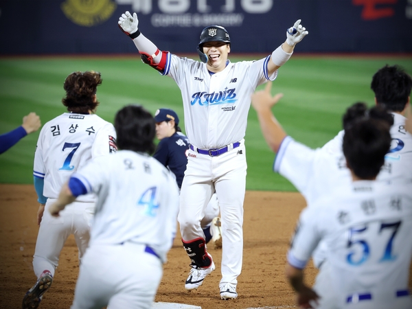 “얘들아, 형이 끝냈다!” 2026.8.26 /kt wiz 제공