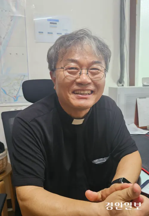 남양주 조안면 ‘마재성지’에서 만난 지정태 신부는 이곳이 한국 천주교의 뿌리이자 요람이라고 말했다. 2026.8.25 남양주/이종우기자 ljw@kyeongin.com