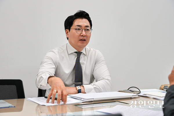 김기남 김포시의회 도시환경위원장은 “개발사업과 교통 인프라는 순서가 바뀌어서는 안 된다”고 강조했다. 2026.8.28 김포/김연태기자 kyt@kyeongin.com