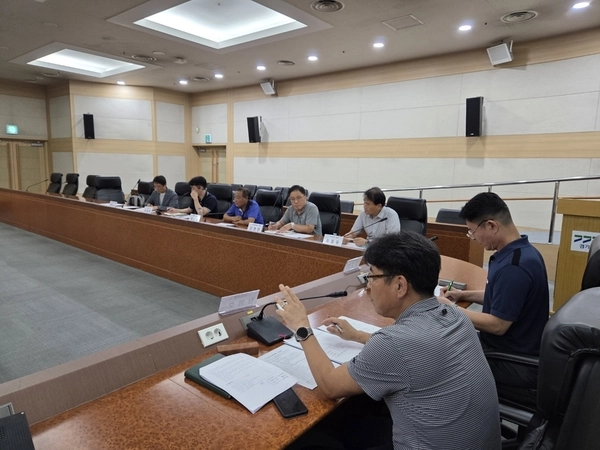 경기도보건환경연구원, 한국물기술인증원, 경기녹색환경지원센터는 1일 경기도인재개발원에서 ‘적합인증 대상품목 지정 추가 및 기준 제정 요청을 위한 유관업계 간담회’를 열었다. 2026.9.1 /경기녹색환경지원센터 제공
